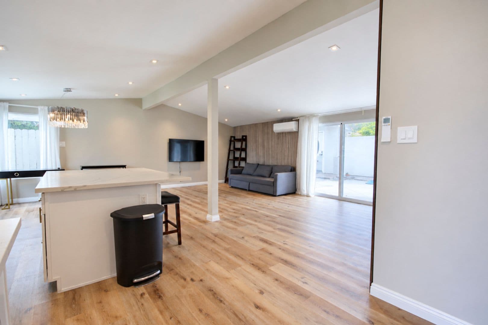 Costa Mesa House: 660 Beach Street