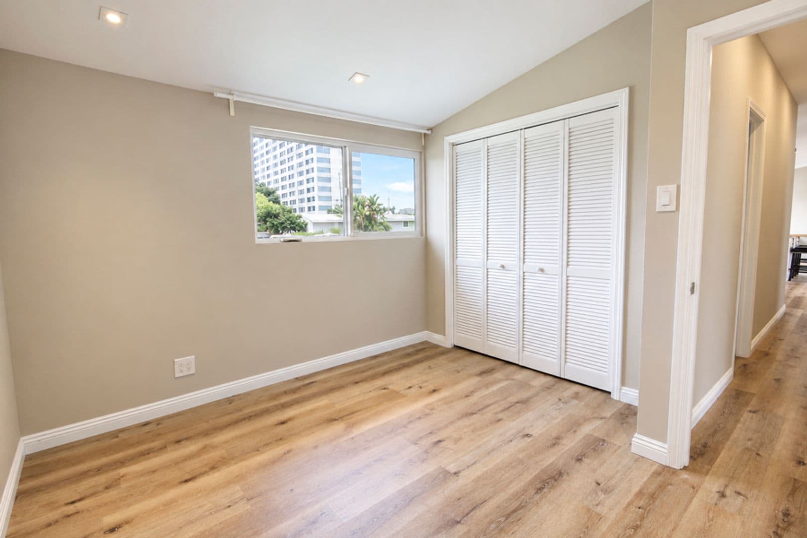 Costa Mesa House: 660 Beach Street