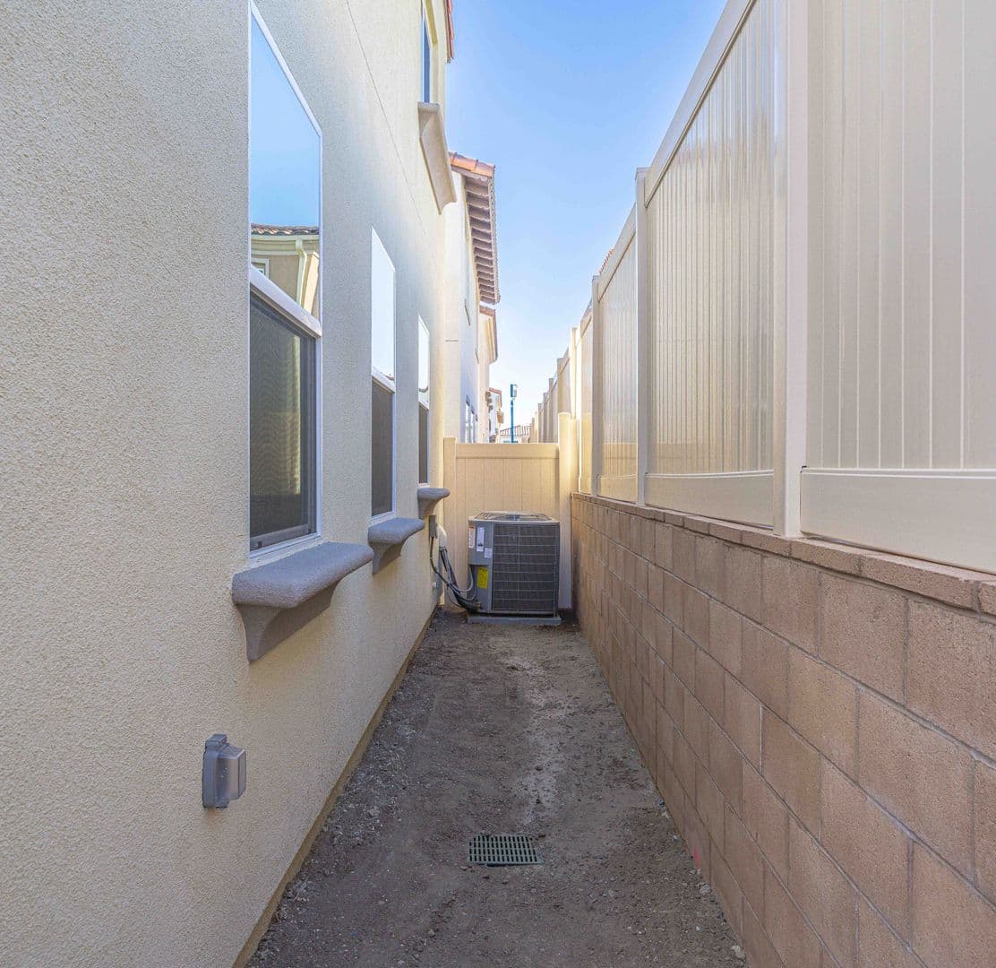 Upland House: 466 Meyer Place