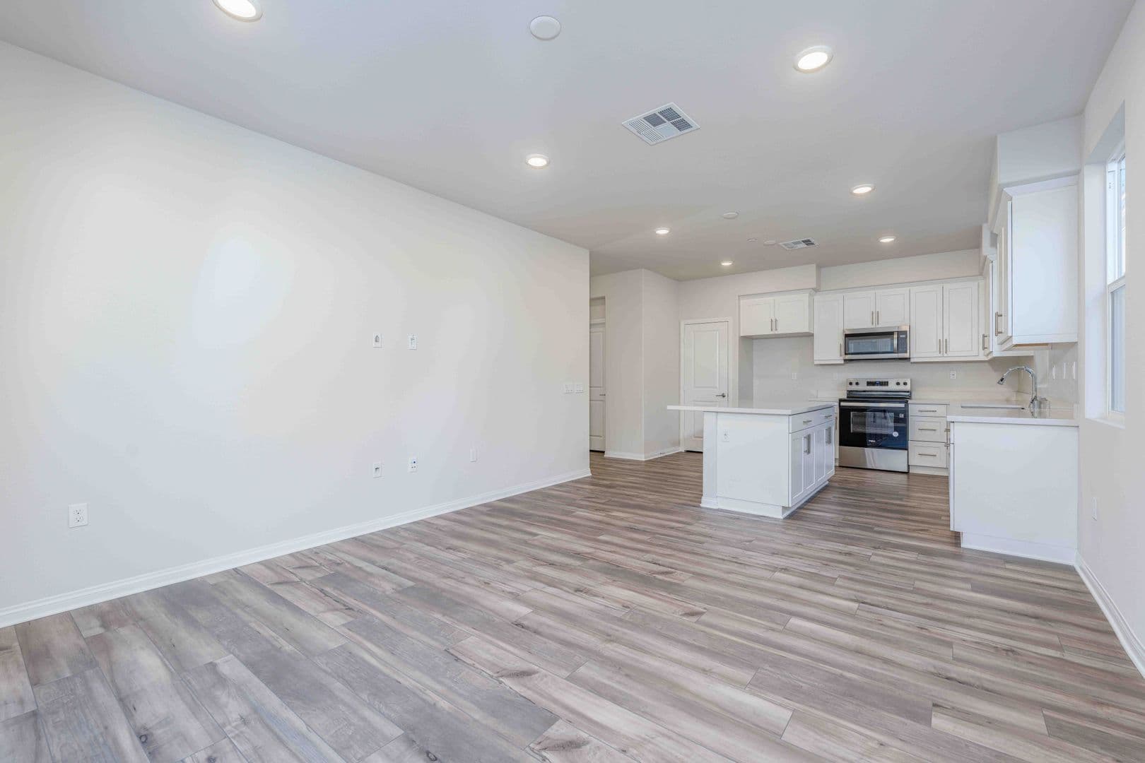 Upland House: 466 Meyer Place