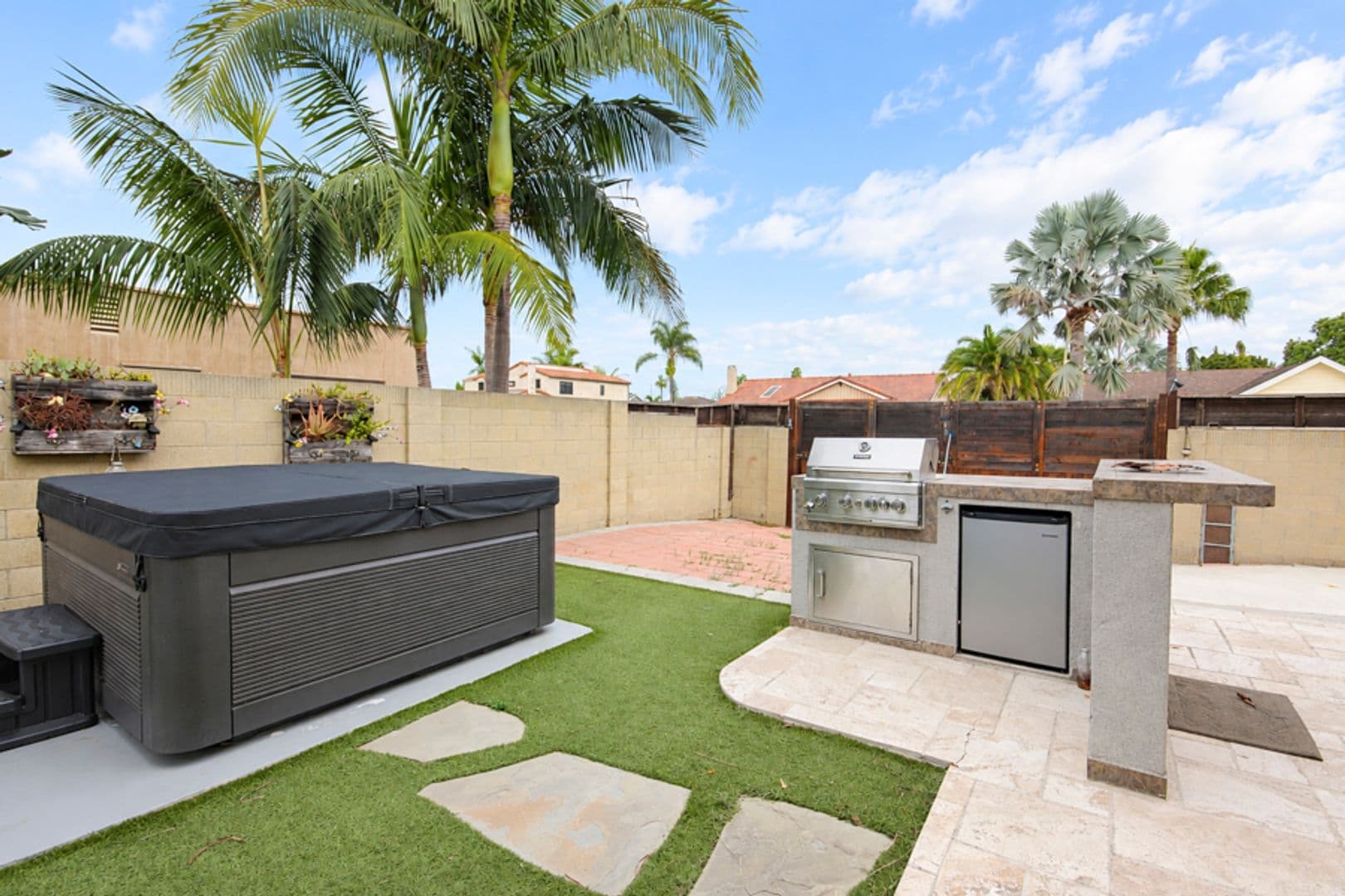 Huntington Beach House: 21651 Branta Circle