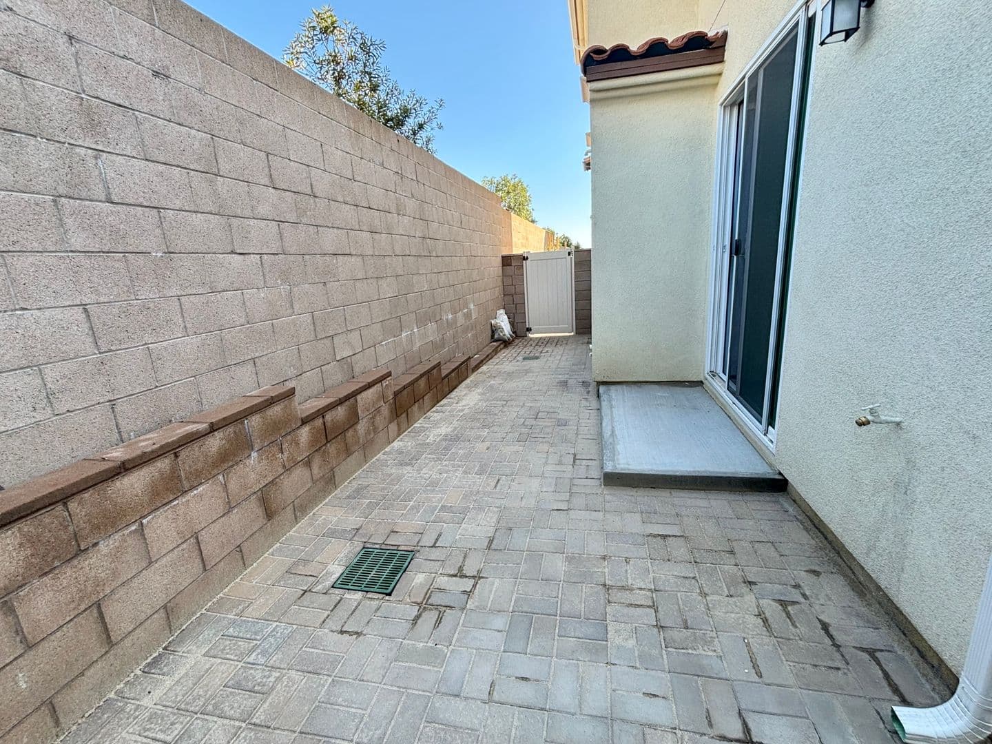 Upland House: 466 Meyer Place