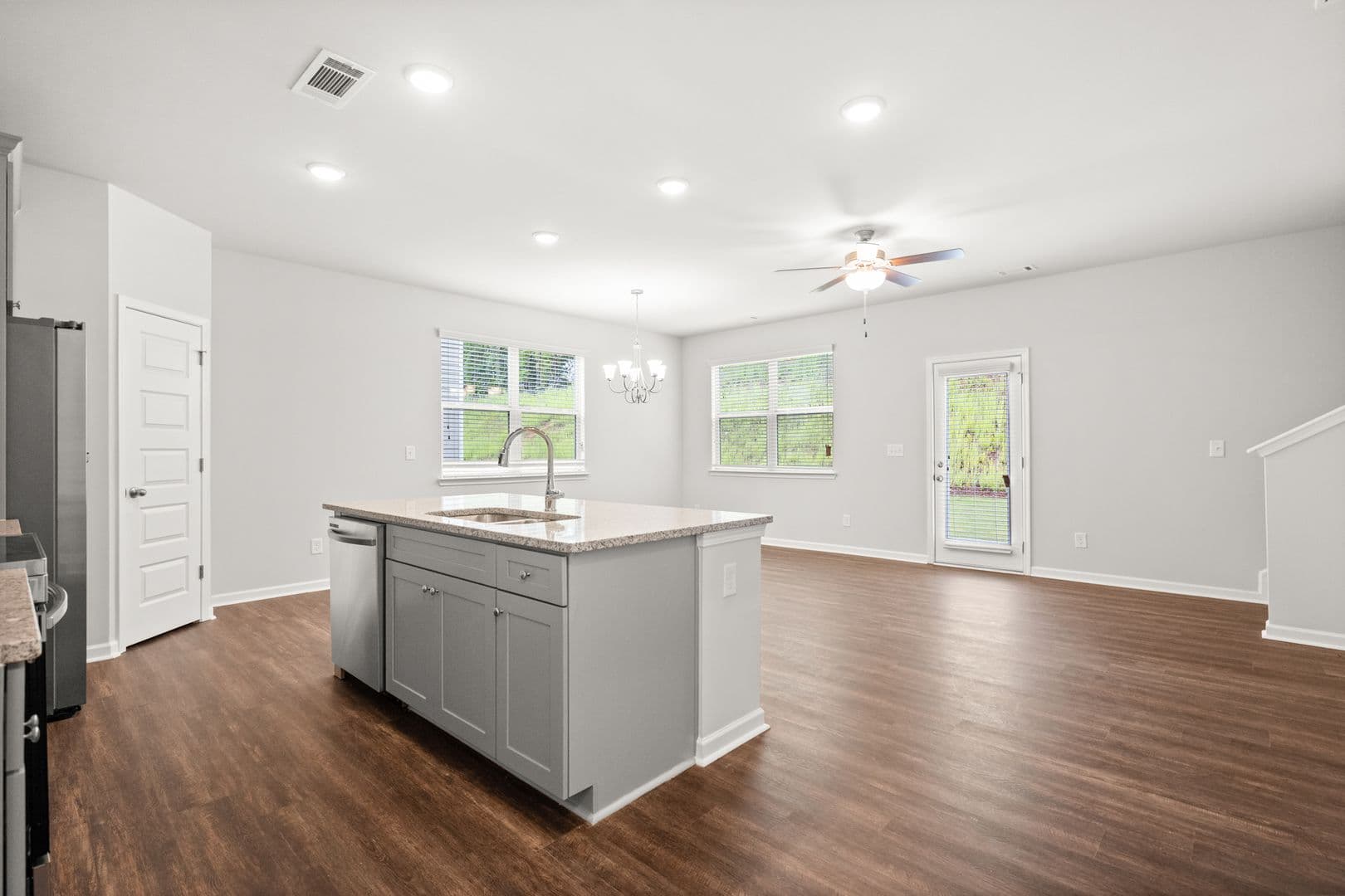 Gainesville House: 2438 Peak Ridge Lane