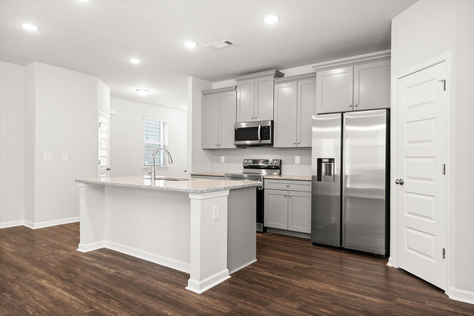 Gainesville House: 2438 Peak Ridge Lane