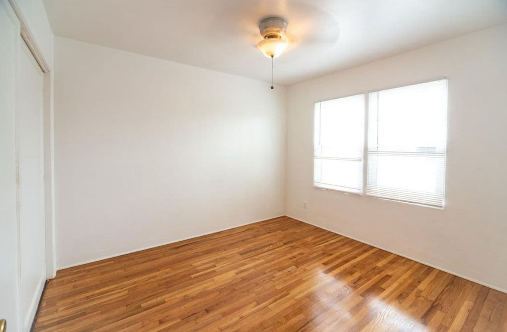 San Diego Apartment: 2168 Bacon St
