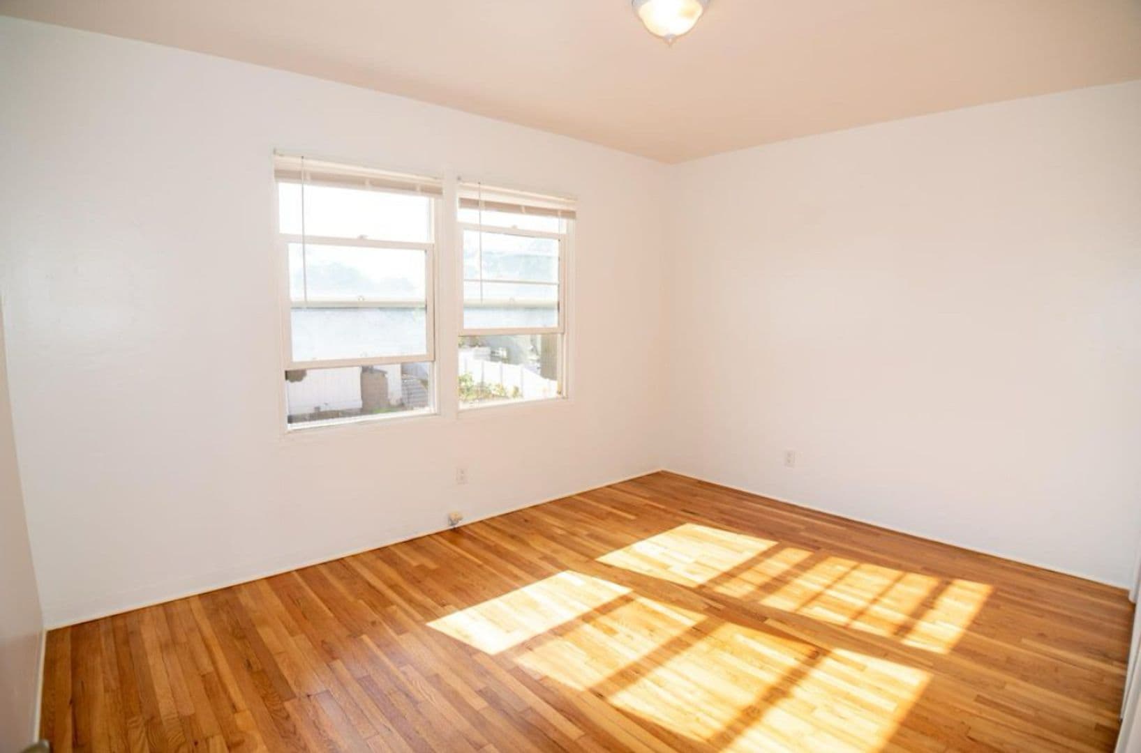 San Diego Apartment: 2168 Bacon St