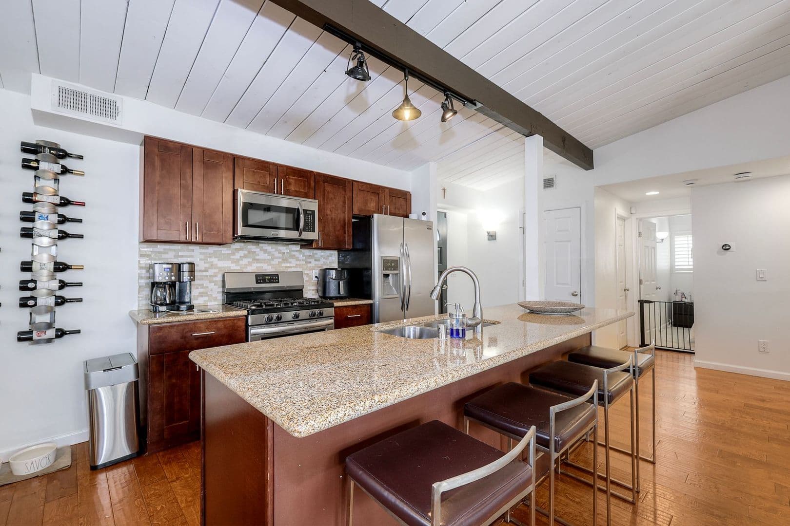 San Diego House: 5520 Baja Dr