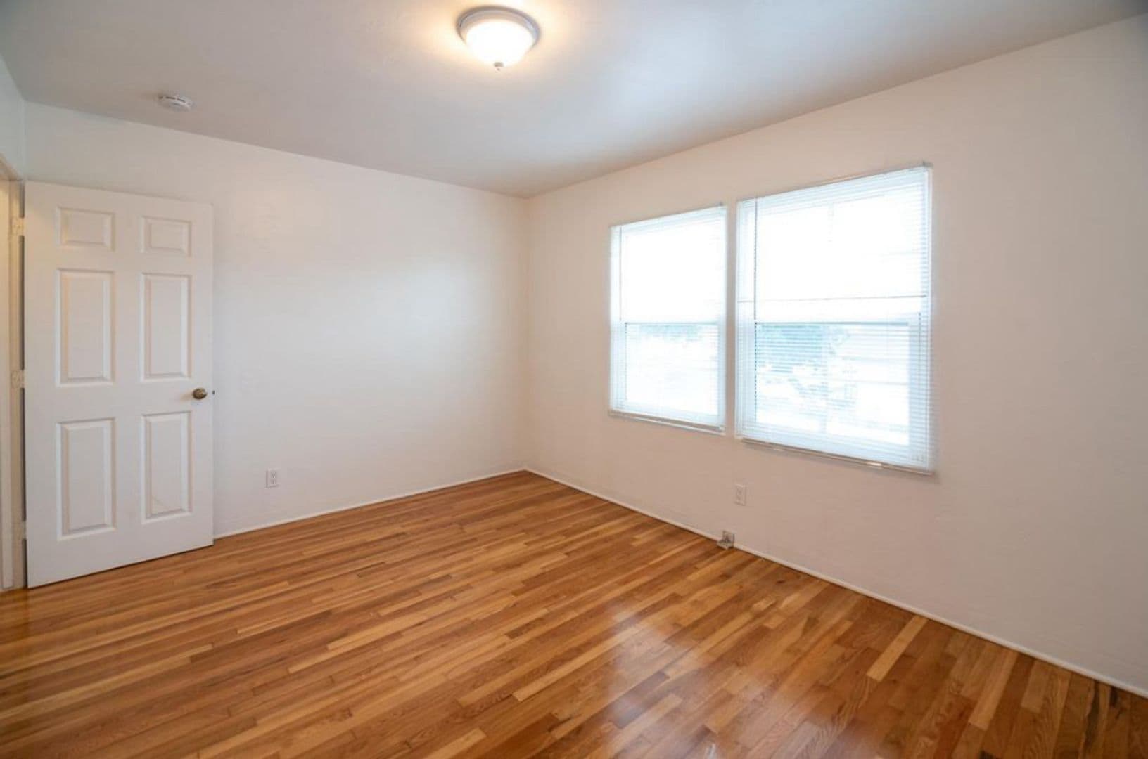 San Diego Apartment: 2168 Bacon St