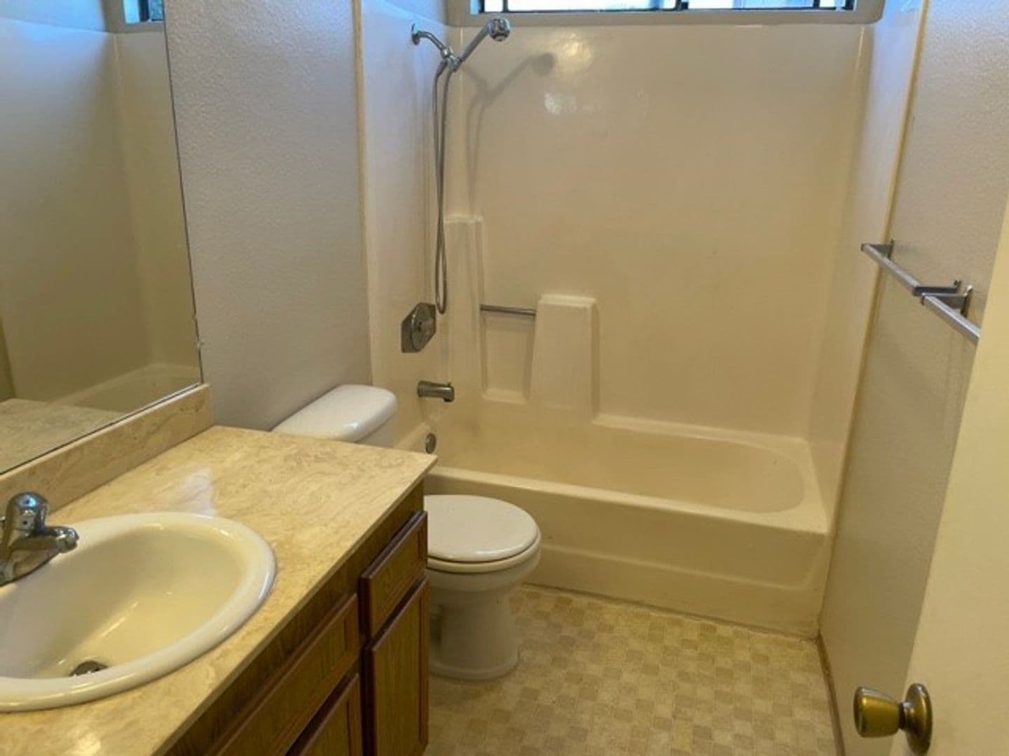 Chula Vista Apartment: 616 Oaklawn Avenue