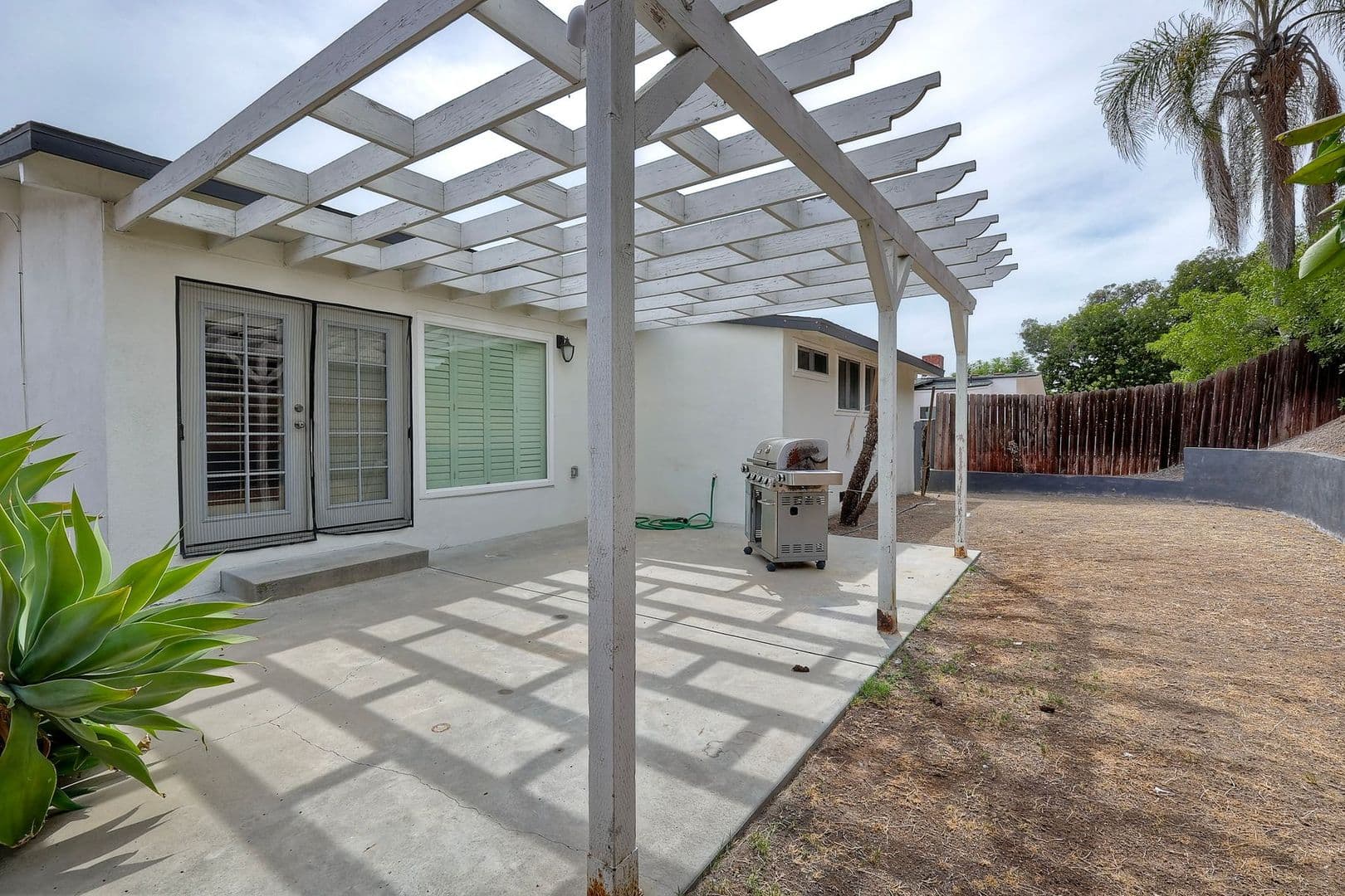 San Diego House: 5520 Baja Dr