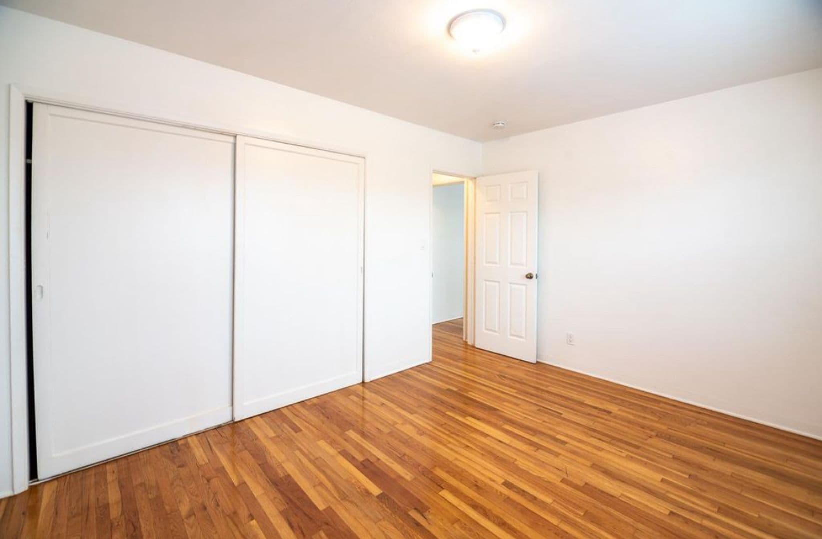 San Diego Apartment: 2168 Bacon St