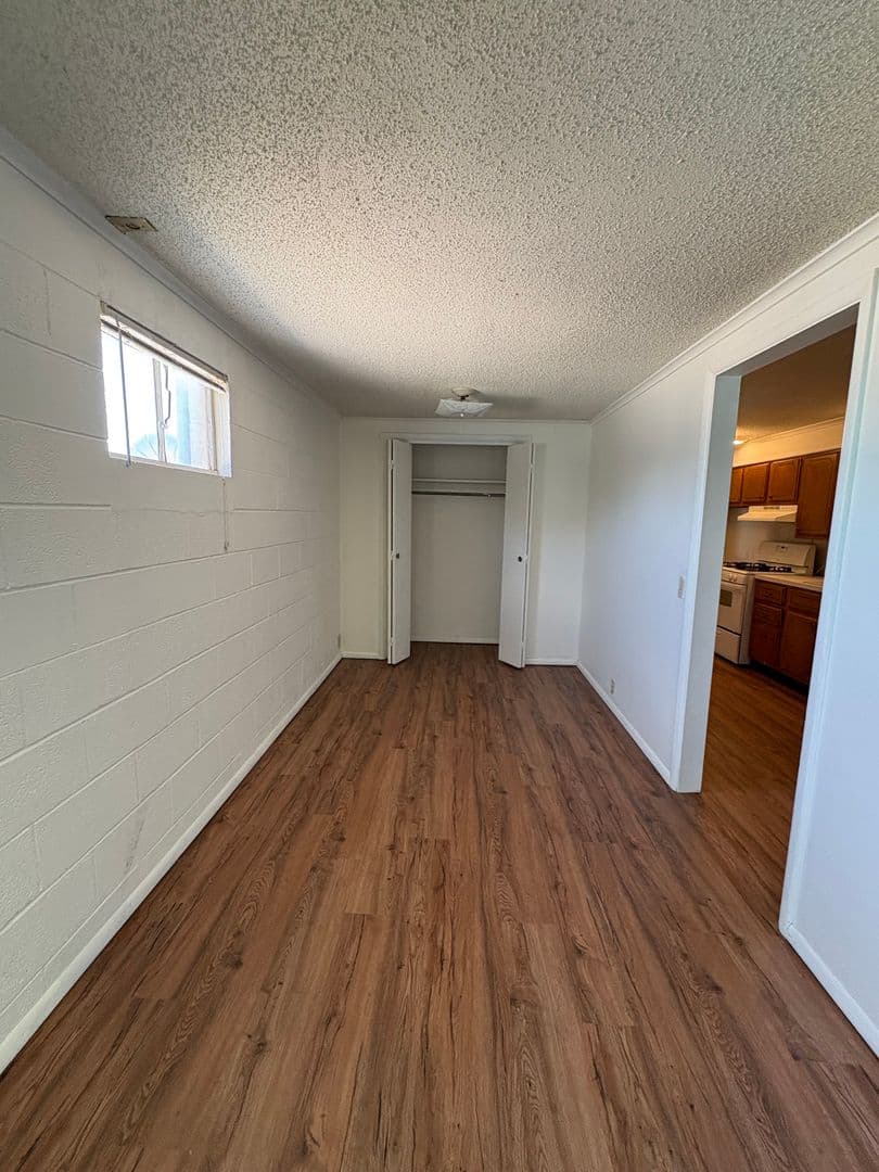 Enid Apartment: 1620 1/2 N. Grand