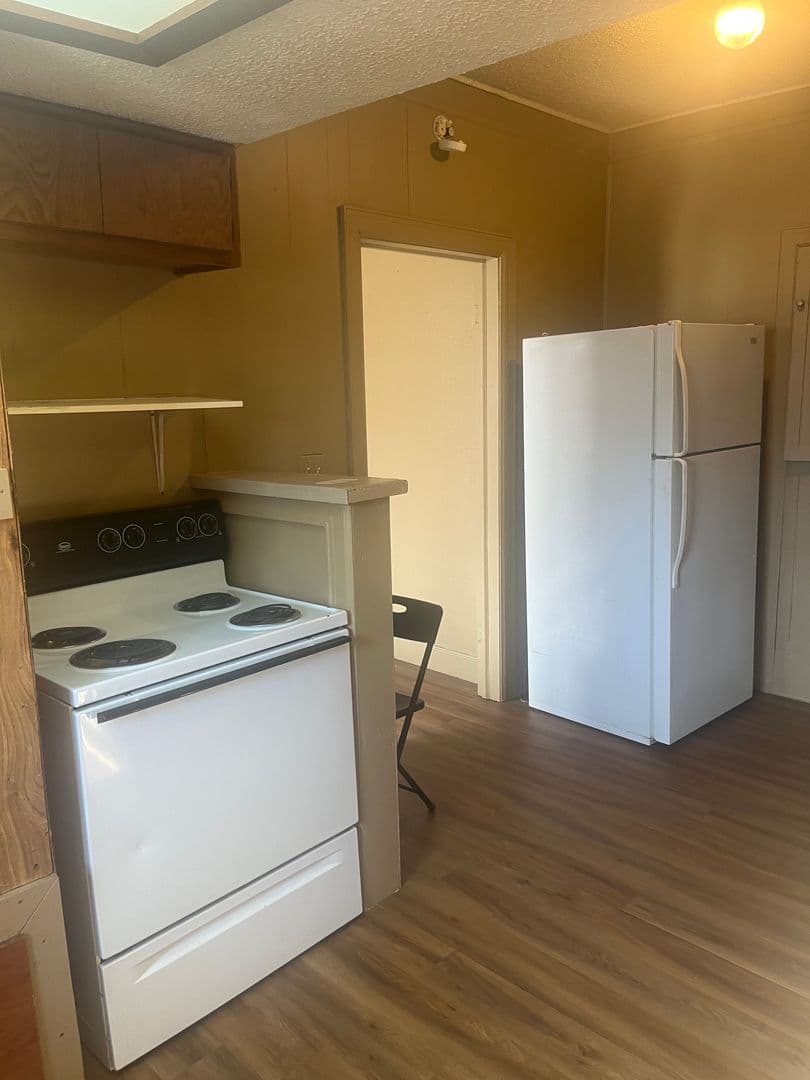 Enid Apartment: 1814/1816 E. Elm