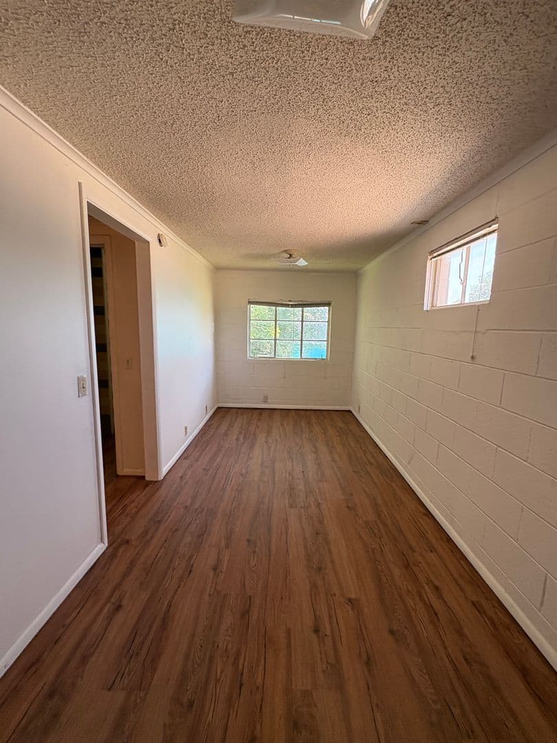 Enid Apartment: 1620 1/2 N. Grand