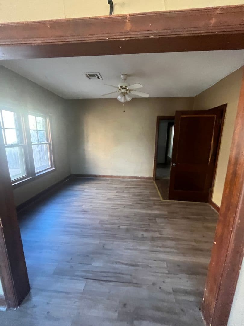 Enid Apartment: 1814/1816 E. Elm