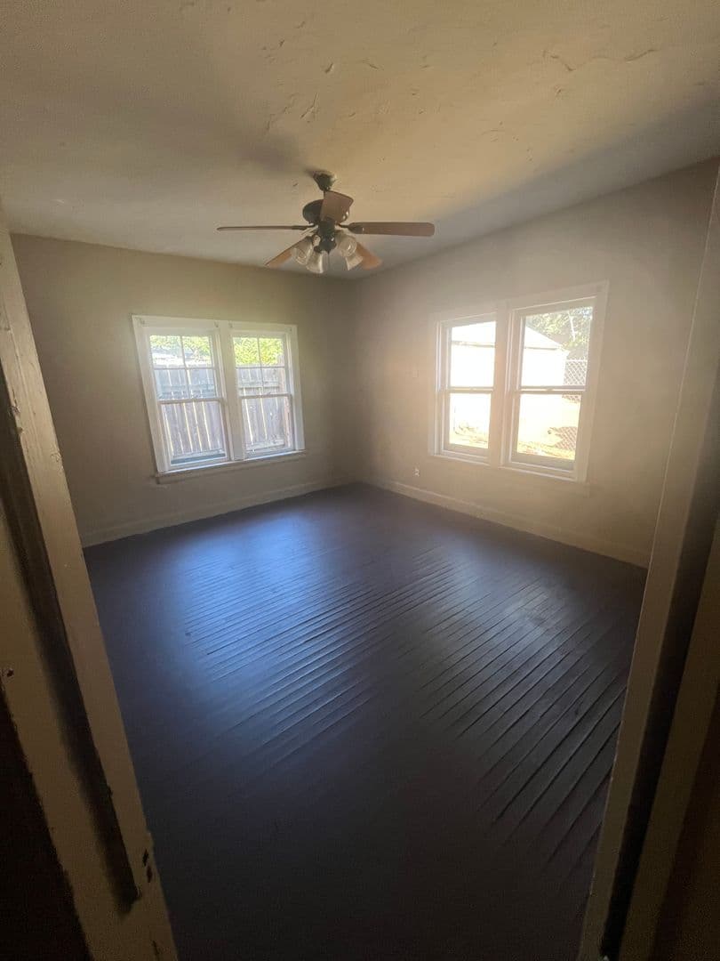 Enid Apartment: 1814/1816 E. Elm