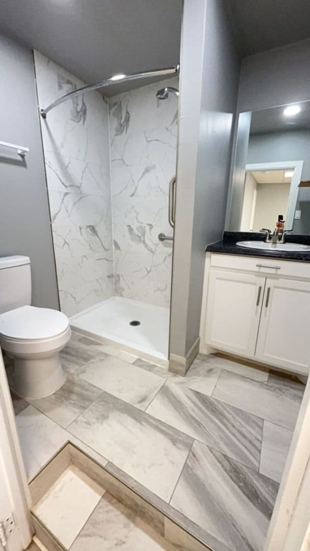 ENID House: 1201 E Broadway APT L