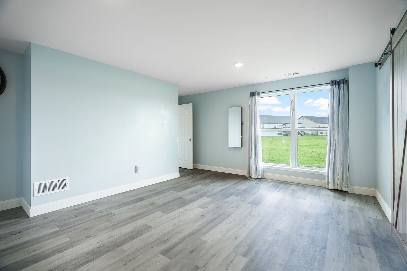 St Charles House: 228 Wayfair Landing