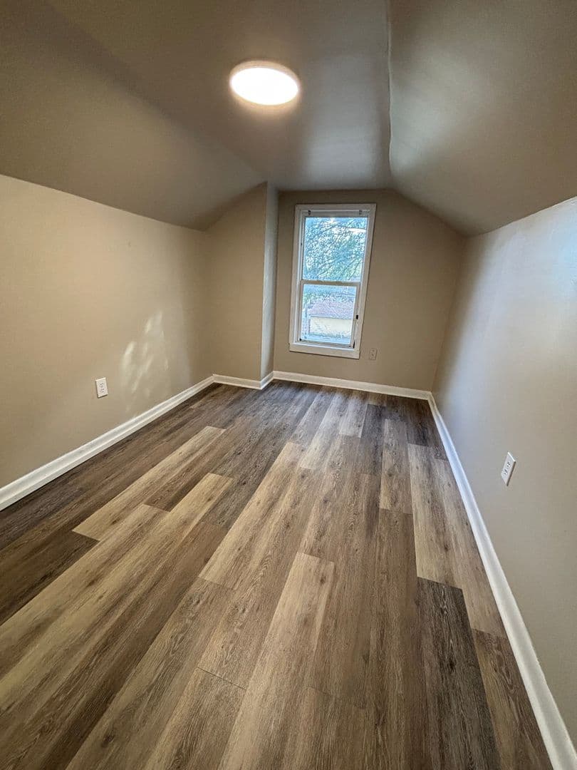 Madison Apartment: 1534 7th Street