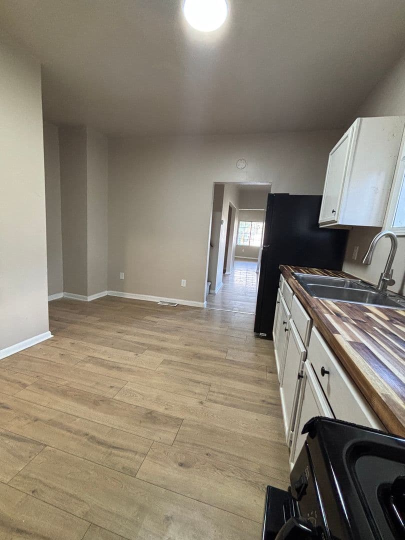 Madison Apartment: 1534 7th Street
