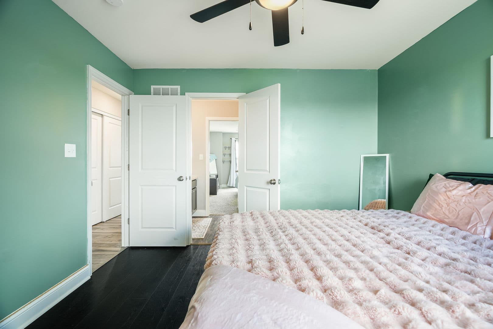 St Charles House: 228 Wayfair Landing