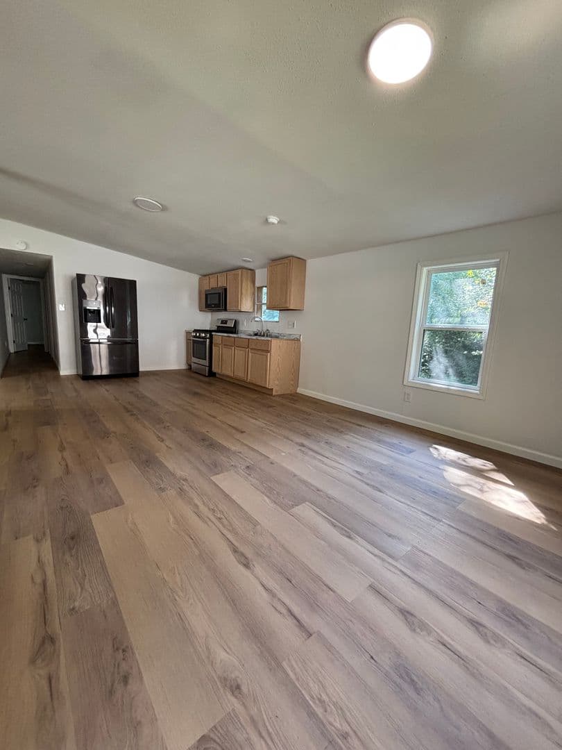 Belleville House: 305 Cascade Drive