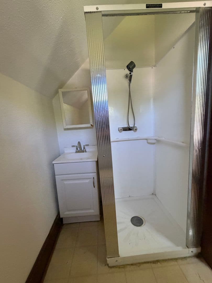 Belleville Apartment: 1305 North Church Street