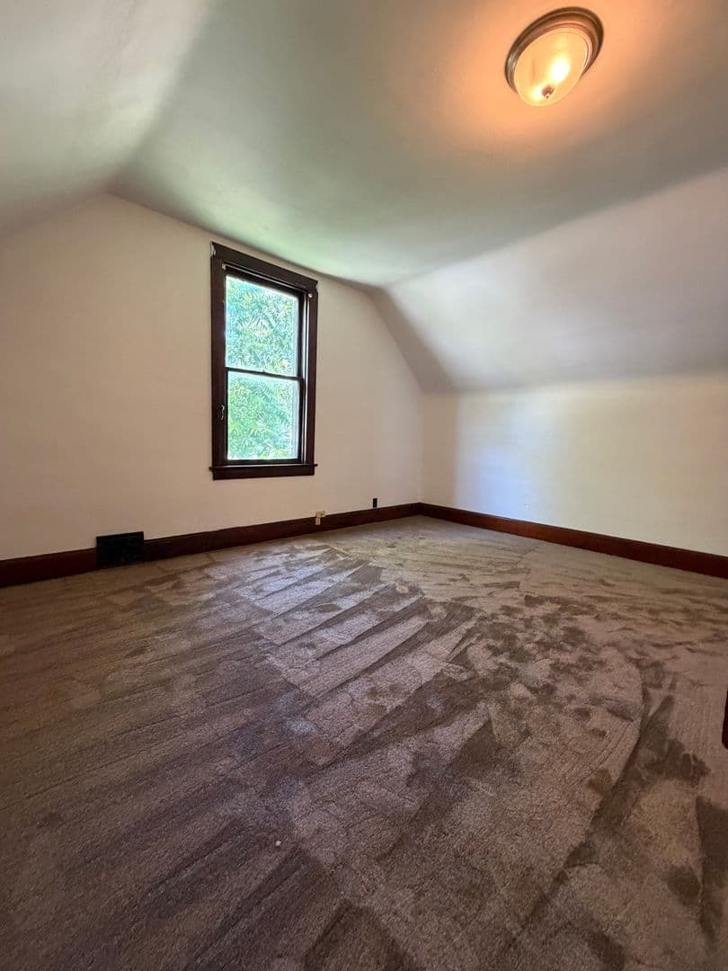 Belleville Apartment: 1305 North Church Street