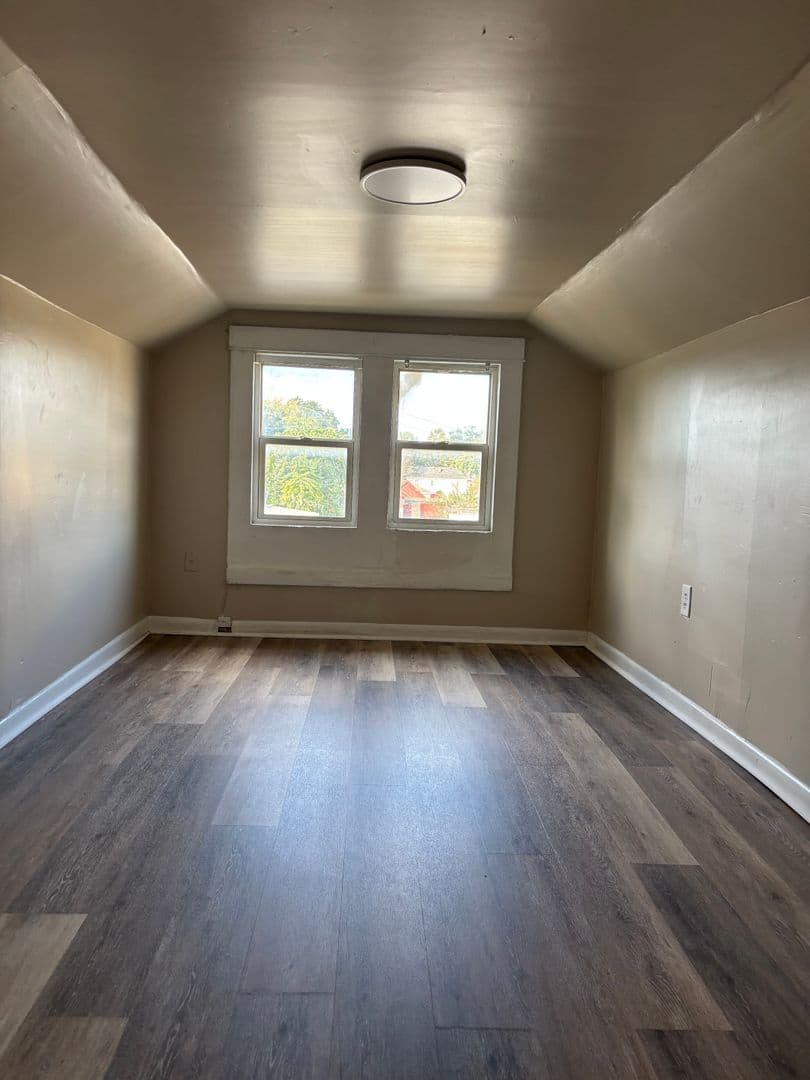 Madison Apartment: 1534 7th Street