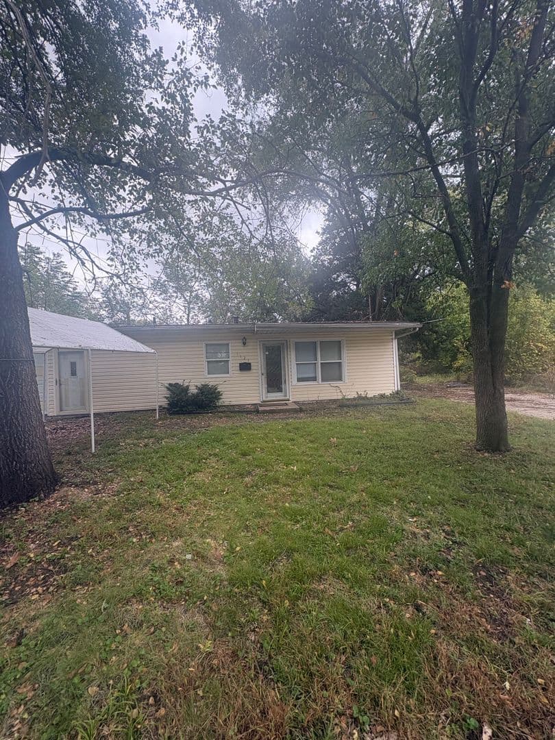Cahokia House: 1121 St Helena