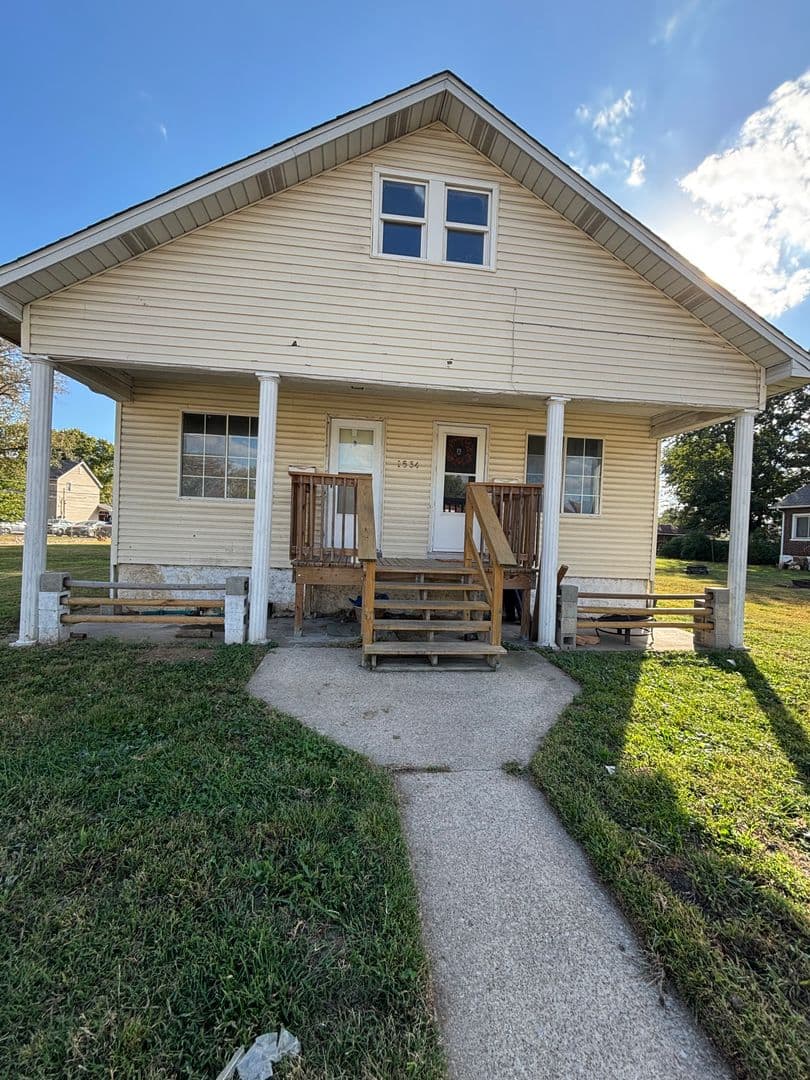 Madison Apartment: 1534 7th Street