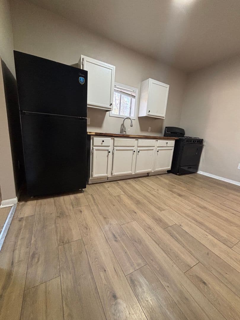 Madison Apartment: 1534 7th Street