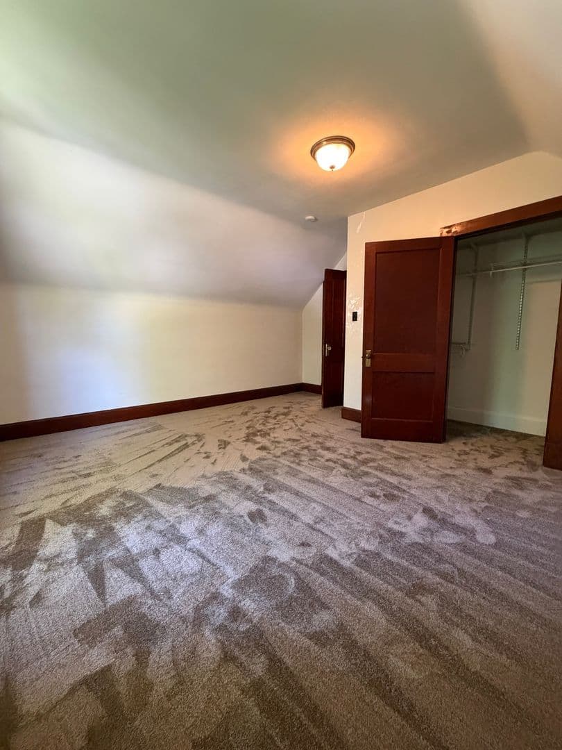 Belleville Apartment: 1305 North Church Street