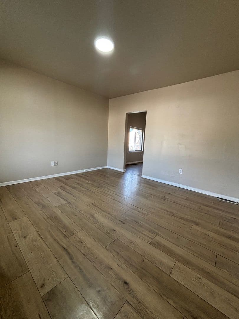 Madison Apartment: 1534 7th Street