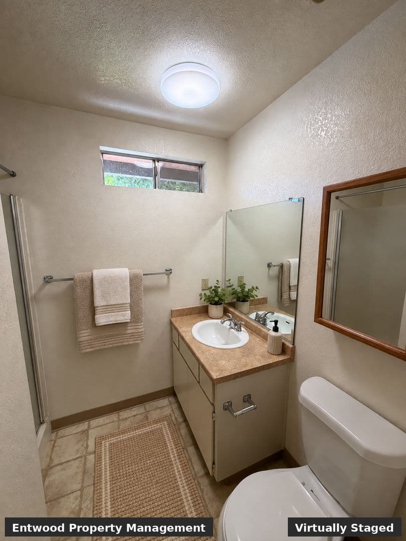 Chico Apartment: 1448 Warner St