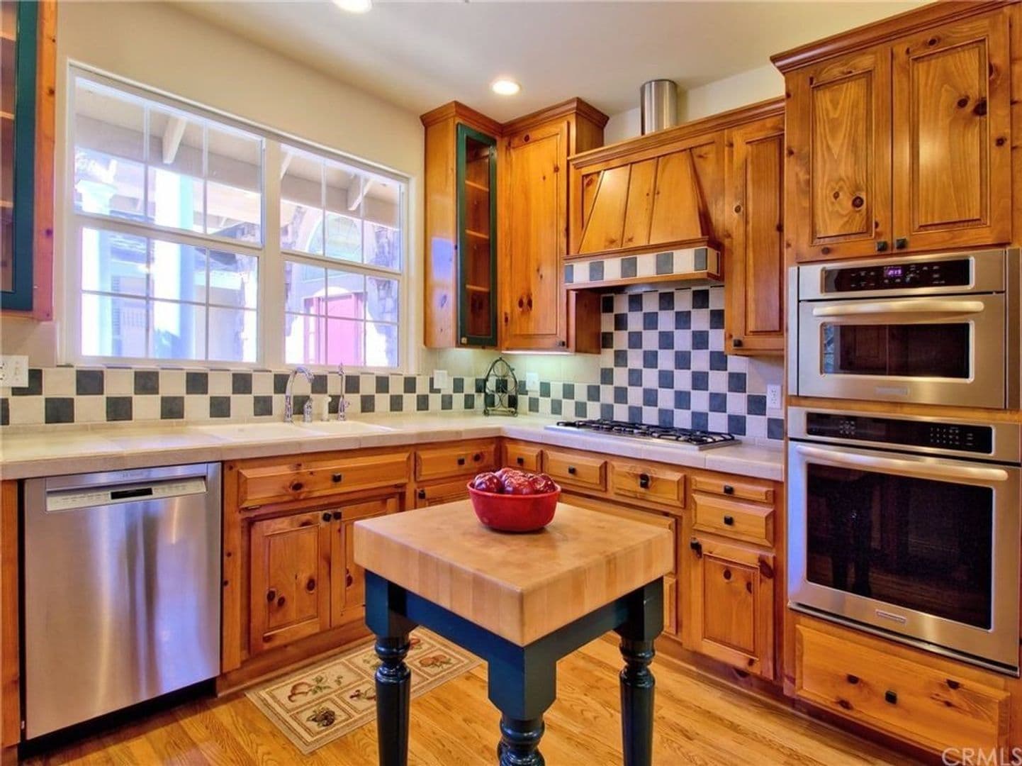 Paradise House: 1865 Vineyard Drive