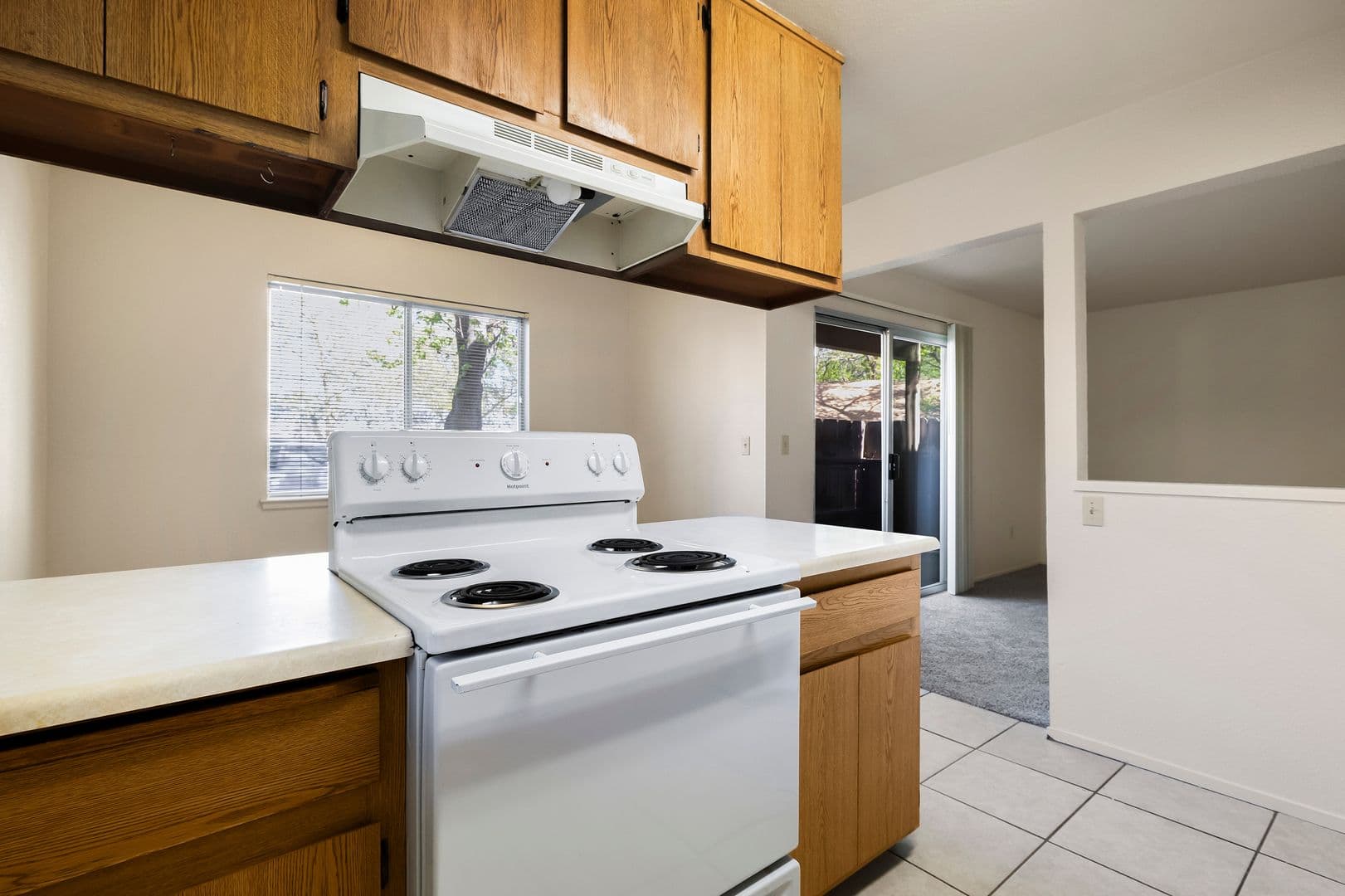 Chico Apartment: 595 E. Lassen Ave