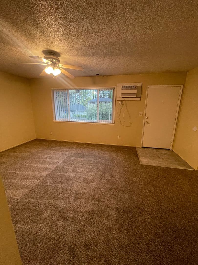 Chico Apartment: 372 Rio Lindo Ave