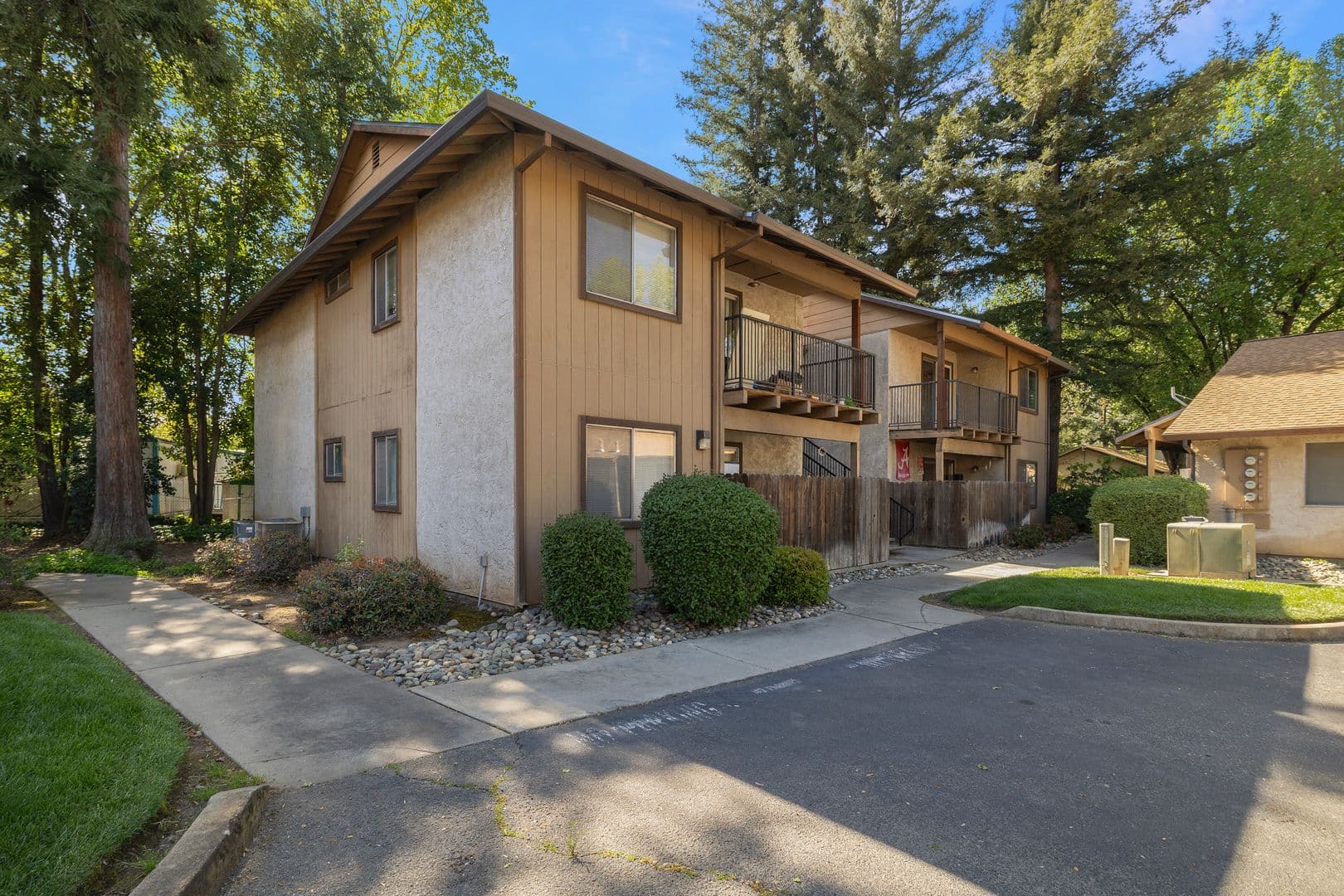 Chico Apartment: 595 E. Lassen Ave
