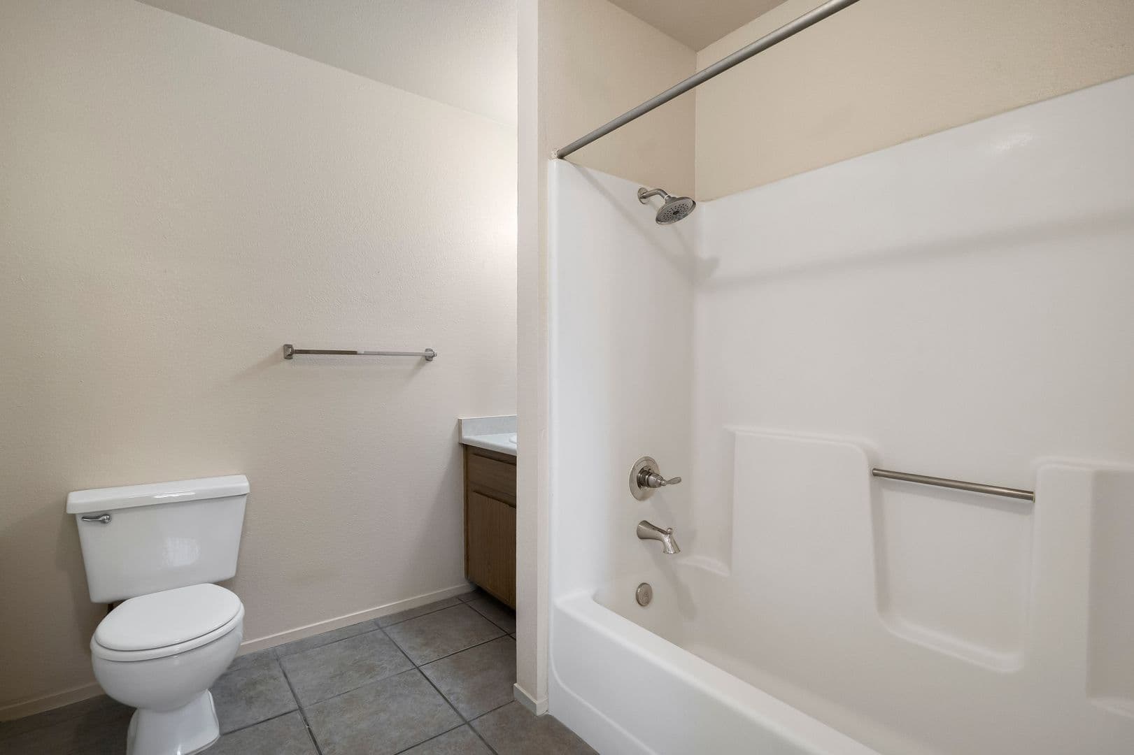 Chico Apartment: 595 E. Lassen Ave