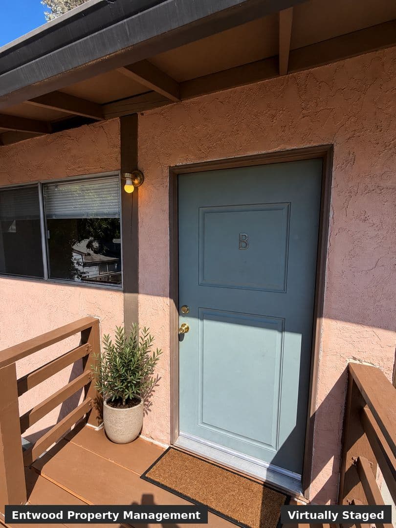Chico Apartment: 1448 Warner St