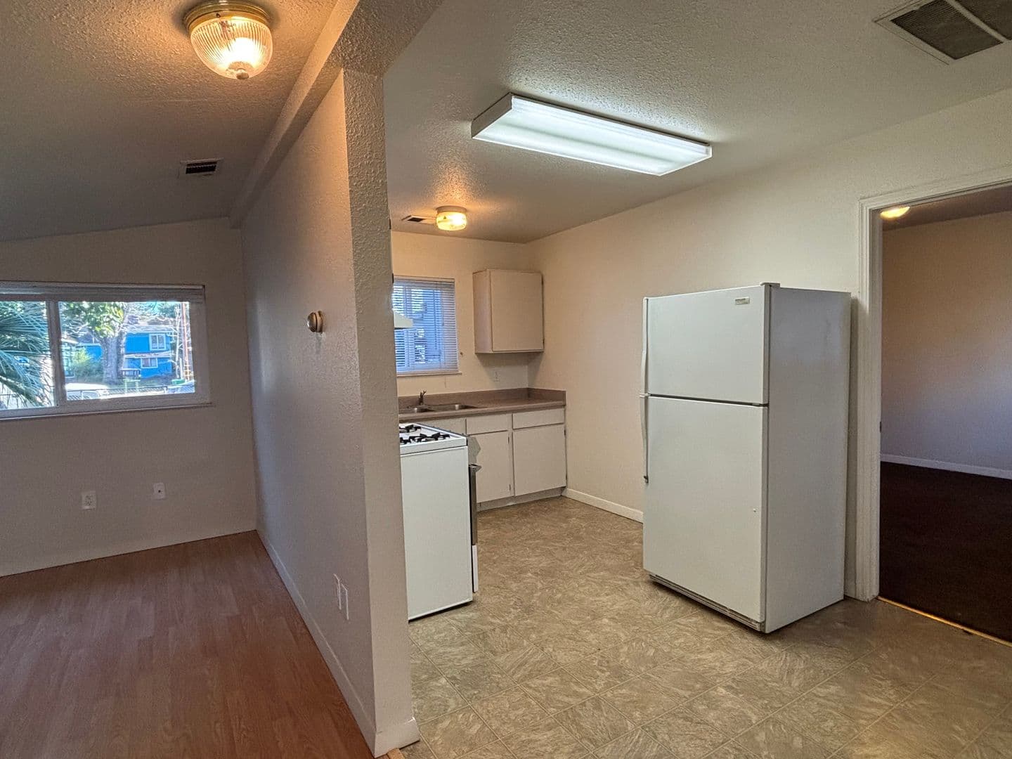 Chico Apartment: 1144/1136 W 6th St