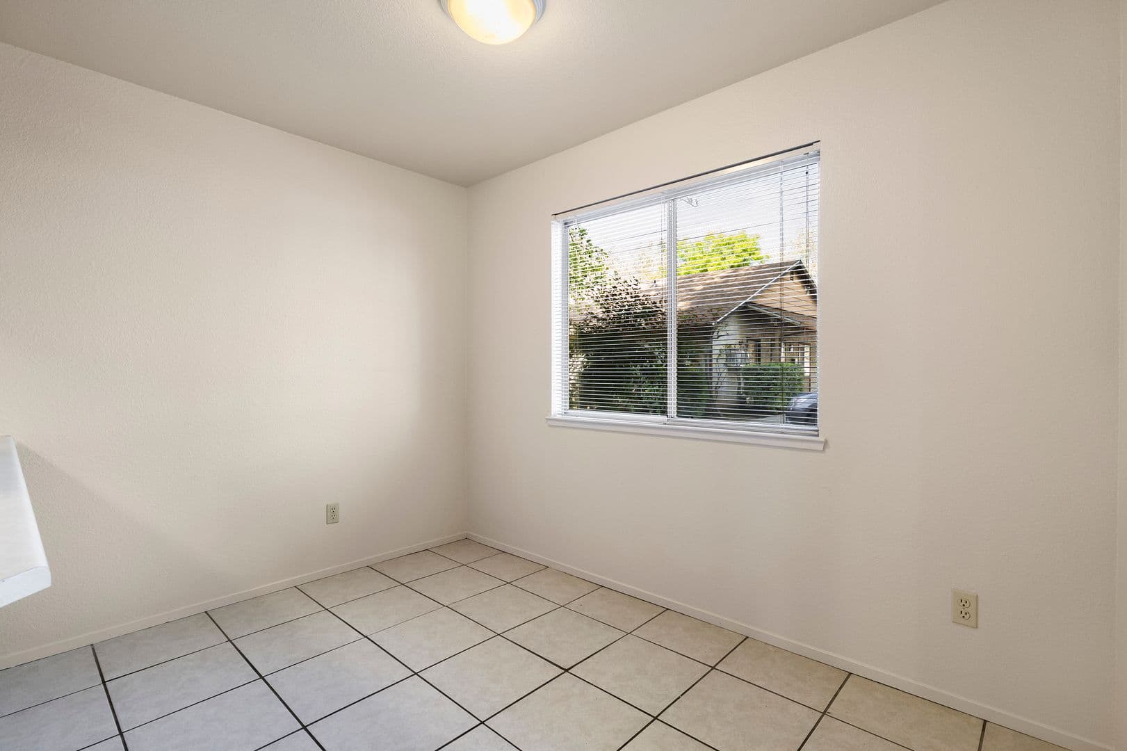 Chico Apartment: 595 E. Lassen Ave