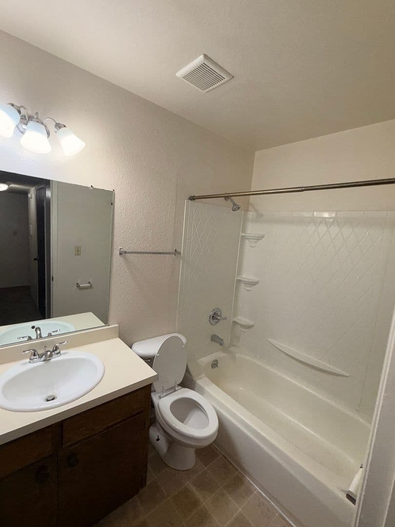 Chico Apartment: 1613 Oleander