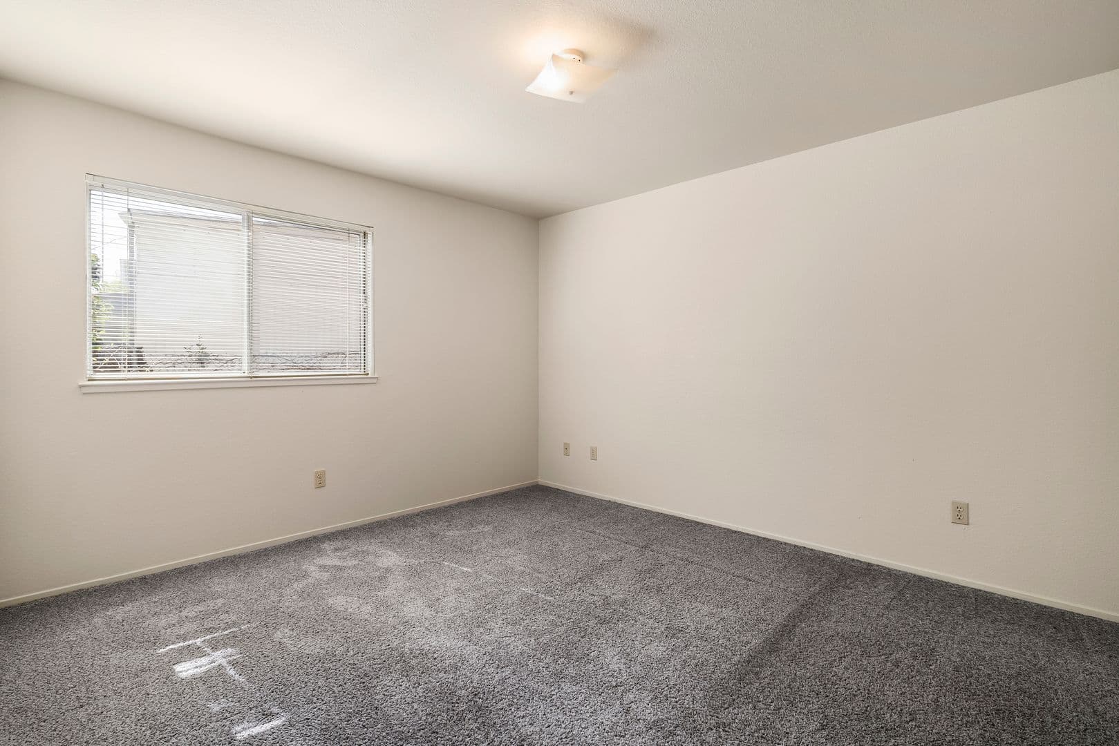 Chico Apartment: 595 E. Lassen Ave