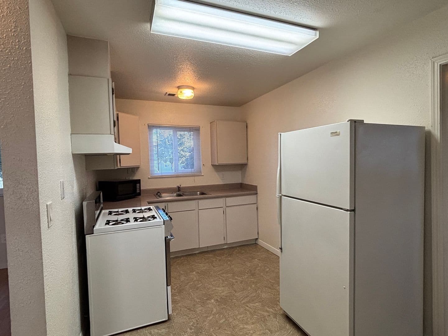 Chico Apartment: 1144/1136 W 6th St