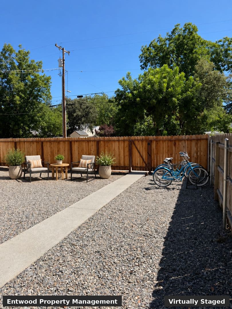 Chico Apartment: 1448 Warner St