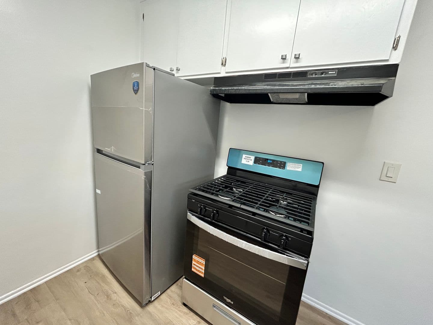 Los Angeles Apartment: 3875 Coco Ave