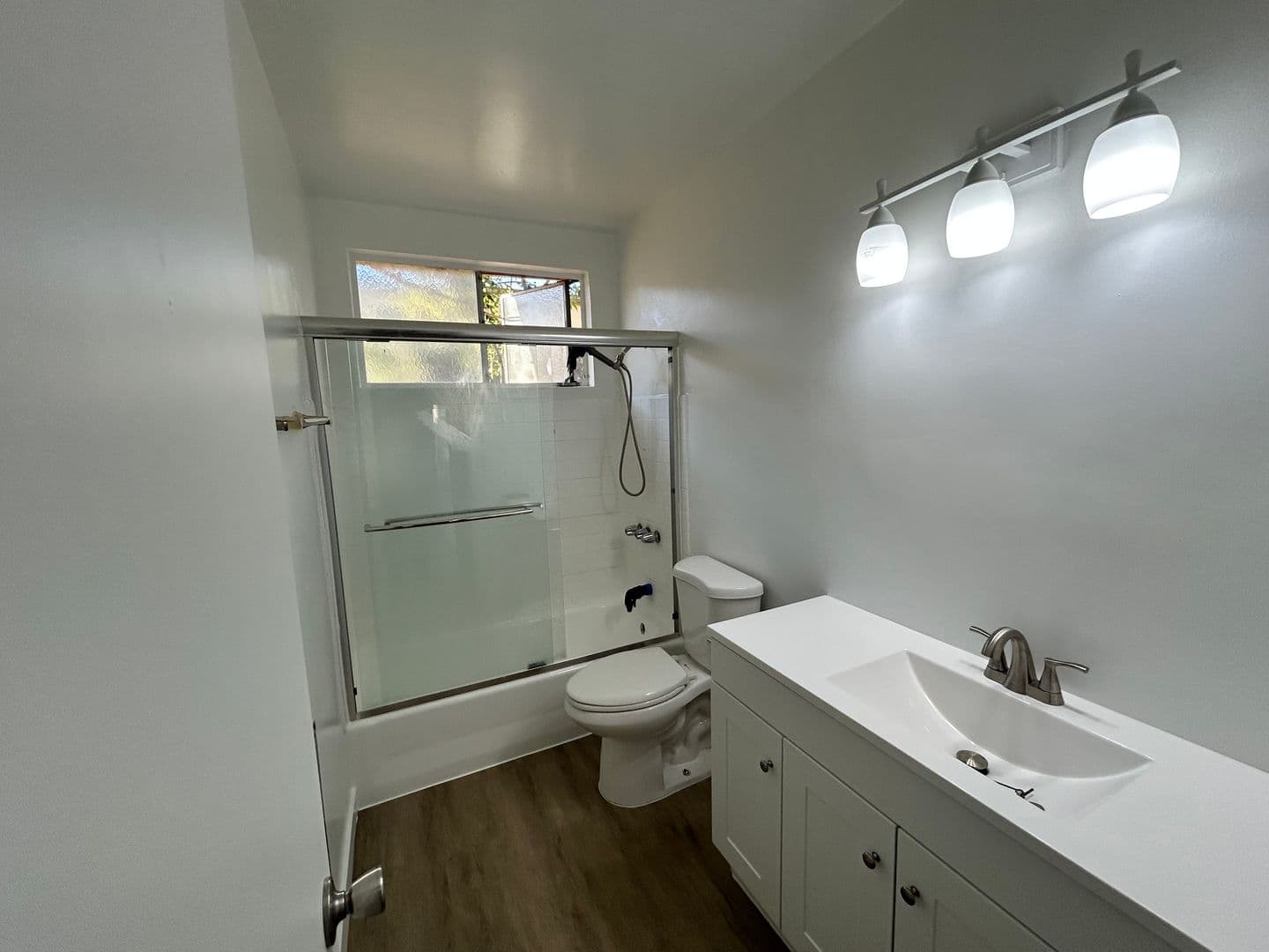 Los Angeles Apartment: 3875 Coco Ave