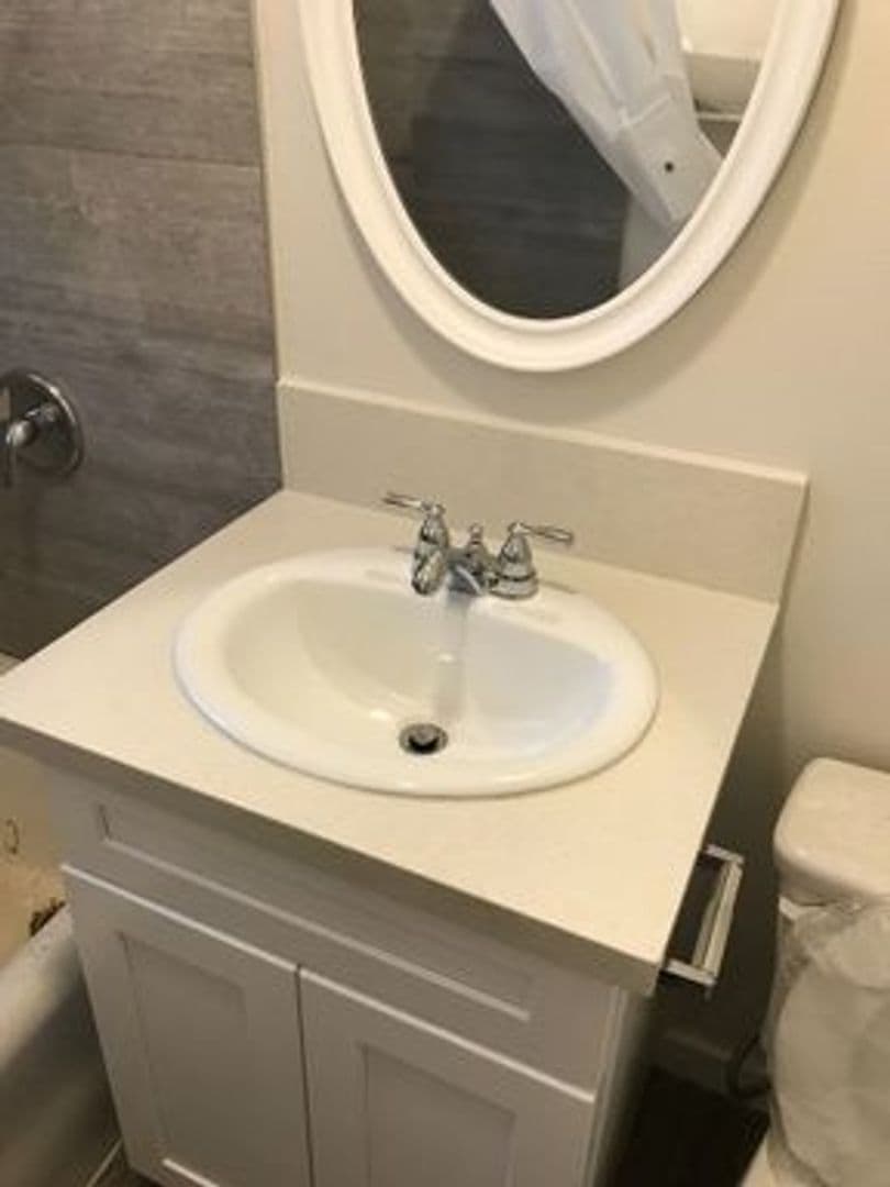 Los Angeles Apartment: 2256 Cambridge St.